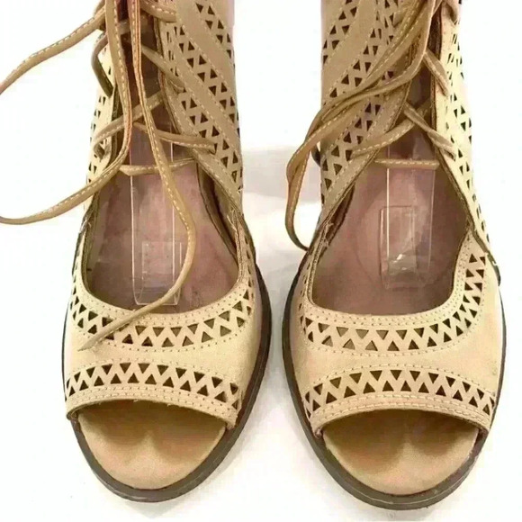 Restricted womens booties size 7.5 cream lace up laser cut Block heels - Picture 3 of 12